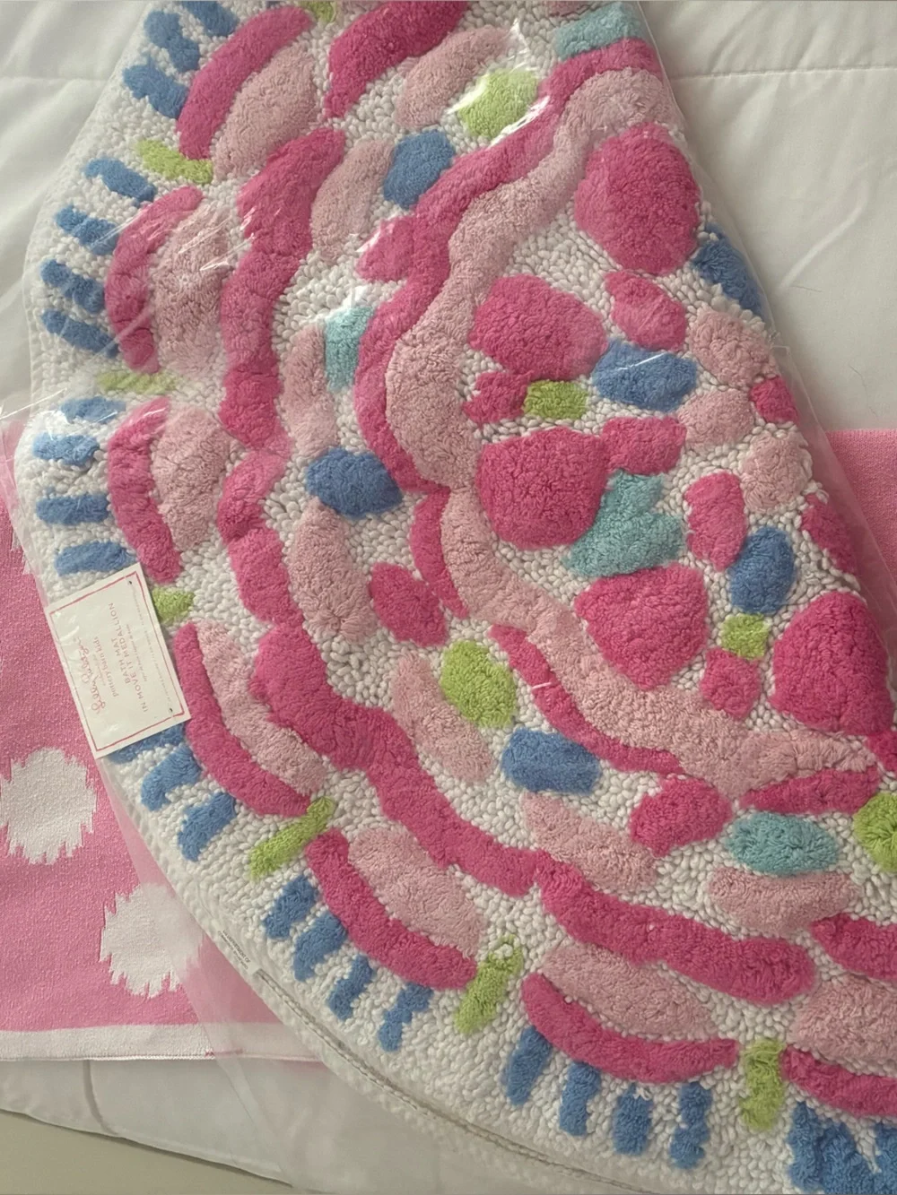Pottery Barn Lilly Pulitzer Pink Floral Round Bath Mat